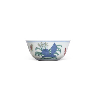 View full screen - View 1 of Lot 9387. A doucai 'chicken' cup, Modern | 現代 闘彩雞缸杯 《九雅堂製》款.