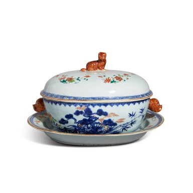 View full screen - View 1 of Lot 285. A Large Chinese Export Famille-Rose 'Pine and Bamboo' Oval Tureen, Cover and Stand | 清乾隆 粉彩松竹庭院圖大蓋盆及托盤.