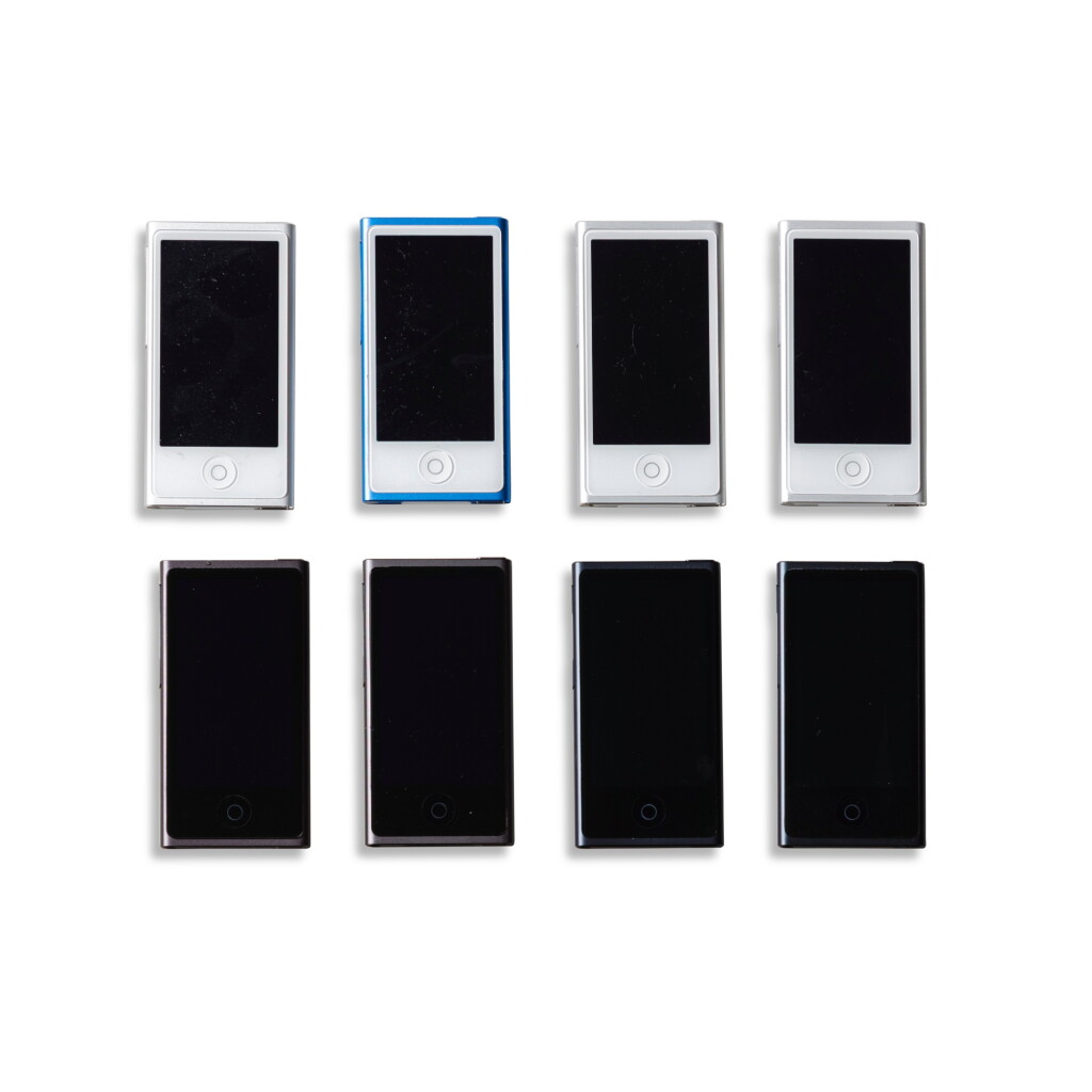 View full screen - View 1 of Lot 119. A set of eight Apple iPods Nano, 7th generation, 16 Go.
