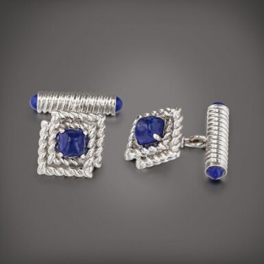 View full screen - View 1 of Lot 735. Paire de boutons de manchette lapis lazuli | Pair of lapis lazuli cufflinks.