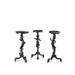 Paire de porte-torchères en bois noirci, travail italien, Venise, fin du XIXe siècle