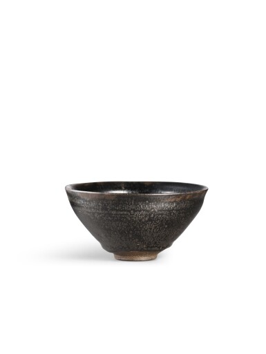 View full screen - View 1 of Lot 1017. An exceptional heirloom Jian 'yuteki tenmoku' tea bowl, Southern Song dynasty | 南宋 建窰油滴天目茶盞.