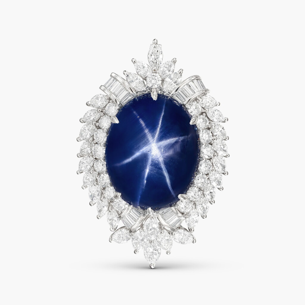 View full screen - View 1 of Lot 1649. Star Sapphire and Diamond Brooch | 115.77克拉「斯里蘭卡」天然 未經加熱星光藍寶石 配 鑽石 胸針 .