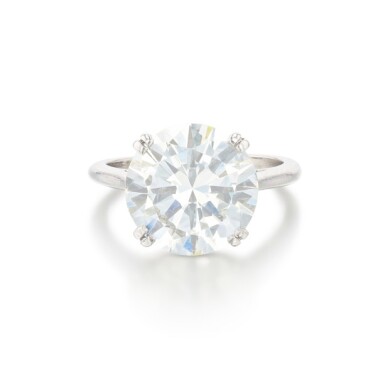 View full screen - View 1 of Lot 730. Boucheron | Bague diamant | Diamond ring.