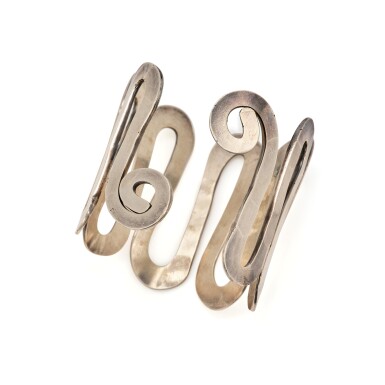 View full screen - View 1 of Lot 1. Bracelet.