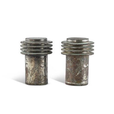 View full screen - View 1 of Lot 866. A pair of inscribed silver-inlaid bronze chariot axle fittings, Western Han dynasty 西漢 銅錯銀「陵里郭氏」銘車馬端飾一對.