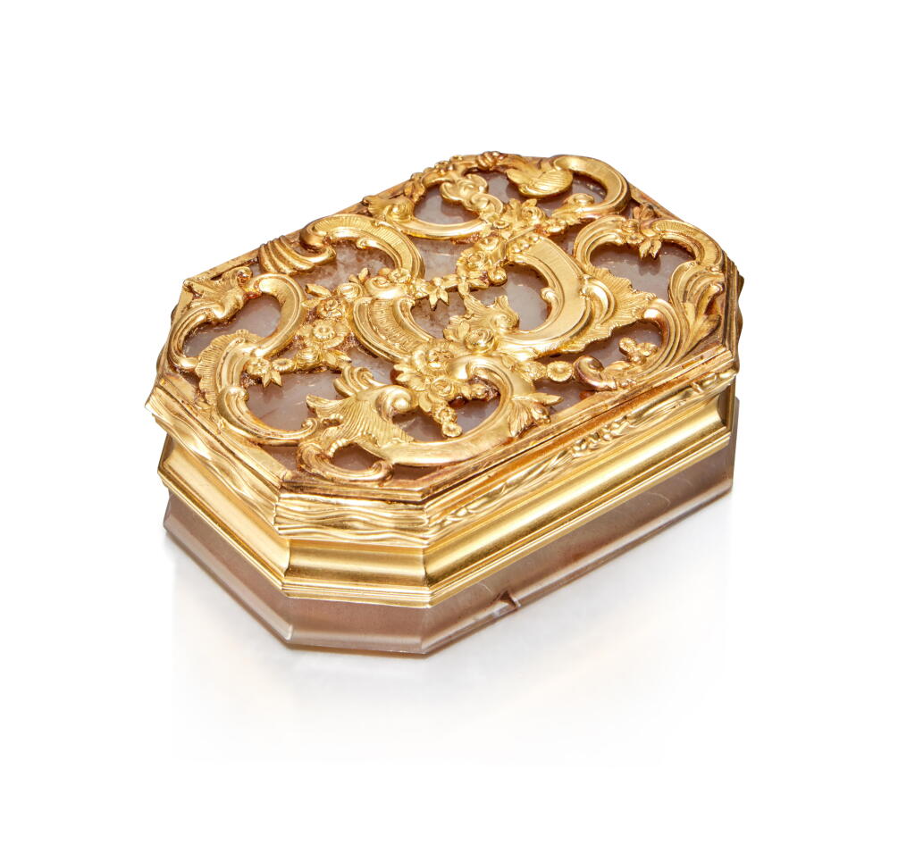 View full screen - View 1 of Lot 50. A Gold and Hardstone Openwork Snuff Box, Probably German, Early 19th Century in Earlier Taste.