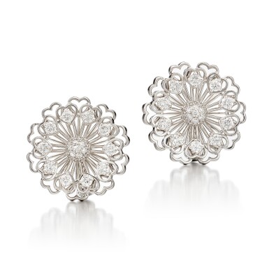 View full screen - View 1 of Lot 1918. ‘Zip’ Pair of Diamond Earrings | 梵克雅寶 | ‘Zip‘ 鑽石 耳環一對.