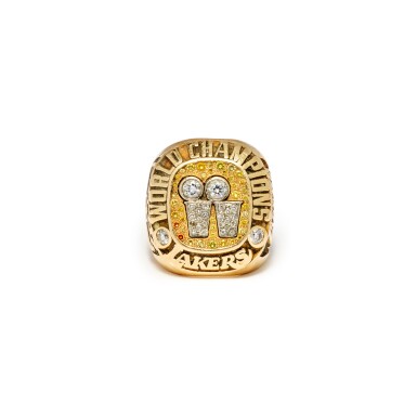 View full screen - View 1 of Lot 34. Los Angeles Lakers 2001 NBA Championship Ring.