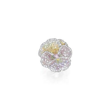 View full screen - View 1 of Lot 421. COLORED DIAMOND AND DIAMOND RING, DAVID MICHAEL | 彩色鑽石配鑽石戒指,David Michael.