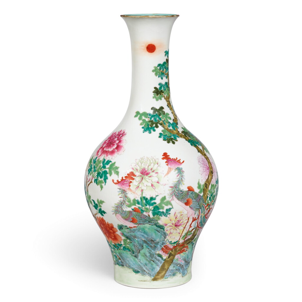 View full screen - View 1 of Lot 3627. A FAMILLE-ROSE 'PHOENIX' VASE SEAL MARK AND PERIOD OF QIANLONG | 清乾隆 粉彩雙鳳朝陽橄欖瓶 《大清乾隆年製》款.