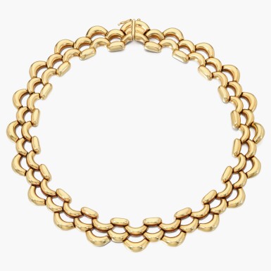 View full screen - View 1 of Lot 784. Gold Necklace.