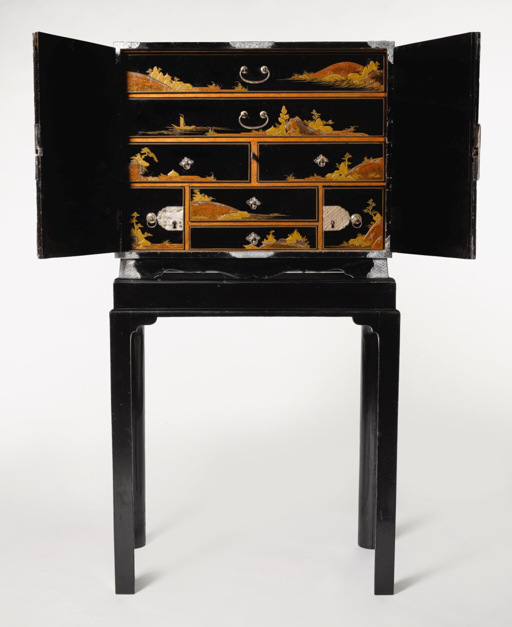 View full screen - View 1 of Lot 107. A FINE AND RARE LACQUER CABINET WITH SILVER MOUNTS, FORMERLY IN THE COLLECTION OF THE DUKES OF DEVONSHIRE, CHATSWORTH, EDO PERIOD, LATE 17TH CENTURY.