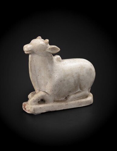 View full screen - View 1 of Lot 242. A rare marble figure of Nandi India, Rajasthan, circa 17th-18th century | 印度 拉賈斯坦邦 約十七至十八世紀 大理石雕神牛南迪臥像.
