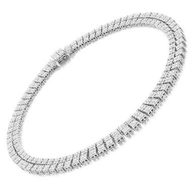 View full screen - View 1 of Lot 76. Diamond necklace.