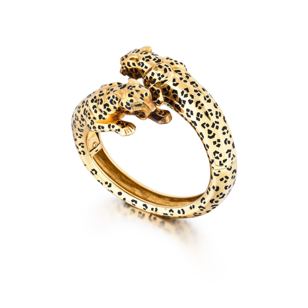 View full screen - View 1 of Lot 200. Bracelet or et émeraude, "Panthère" | Gold and emerald bangle, 'Panthère'.