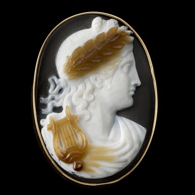 View full screen - View 1 of Lot 37. Italian, early 19th century | Cameo with Apollo and his Lyre.