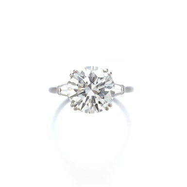 View full screen - View 1 of Lot 955. Diamond ring.