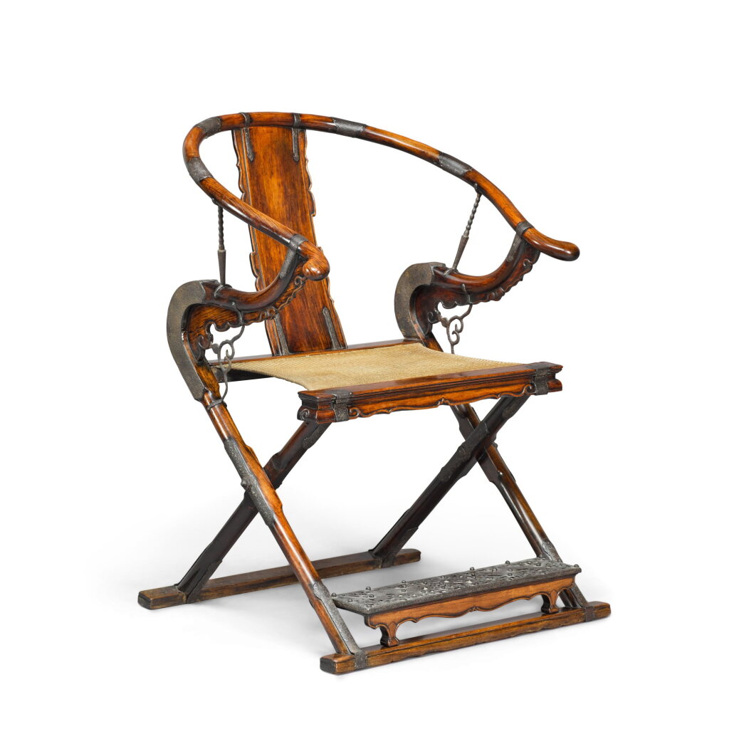 View full screen - View 1 of Lot 11. A very rare and outstanding huanghuali folding horseshoe-back armchair, jiaoyi, Late Ming dynasty | 明末 黃花梨圓後背交椅.