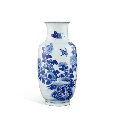 View full screen - View 1 of Lot 3415. A blue and white 'butterfly and chrysanthemums' vase, Qing dynasty, 18th - 19th century | 清十八至十九世紀 青花花蝶圖瓶.