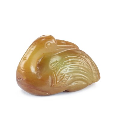 View full screen - View 1 of Lot 2007. A yellow and russet jade figure of a crane, 17th century 十七世紀 黃玉壽鶴.