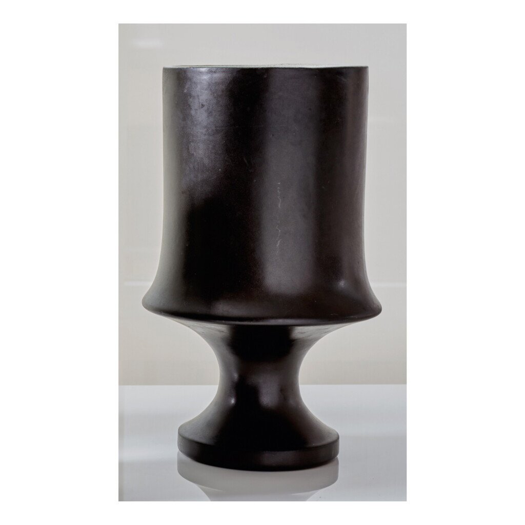 View full screen - View 1 of Lot 137. Vase.