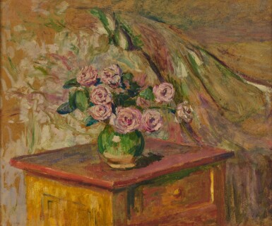 View full screen - View 1 of Lot 39. Vase de roses.