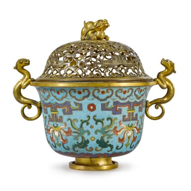 View full screen - View 1 of Lot 910. A CLOISONNE ENAMEL BOWL AND COVER, QING DYNASTY, 18TH CENTURY.