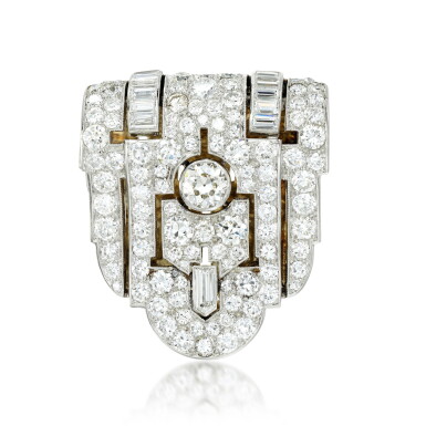 View full screen - View 1 of Lot 13. Diamond clip brooch, circa 1925.