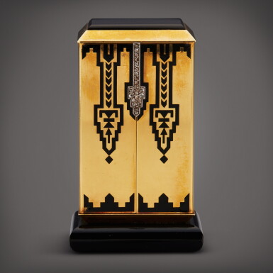View full screen - View 1 of Lot 59. A yellow gold, enamel, onyx, and diamond-set miniature triptych desk timepiece, Circa 1928 | 卡地亞 黃金、琺瑯、黑瑪瑙及鑽石細密畫三屏座鐘,製作年份約 1928.