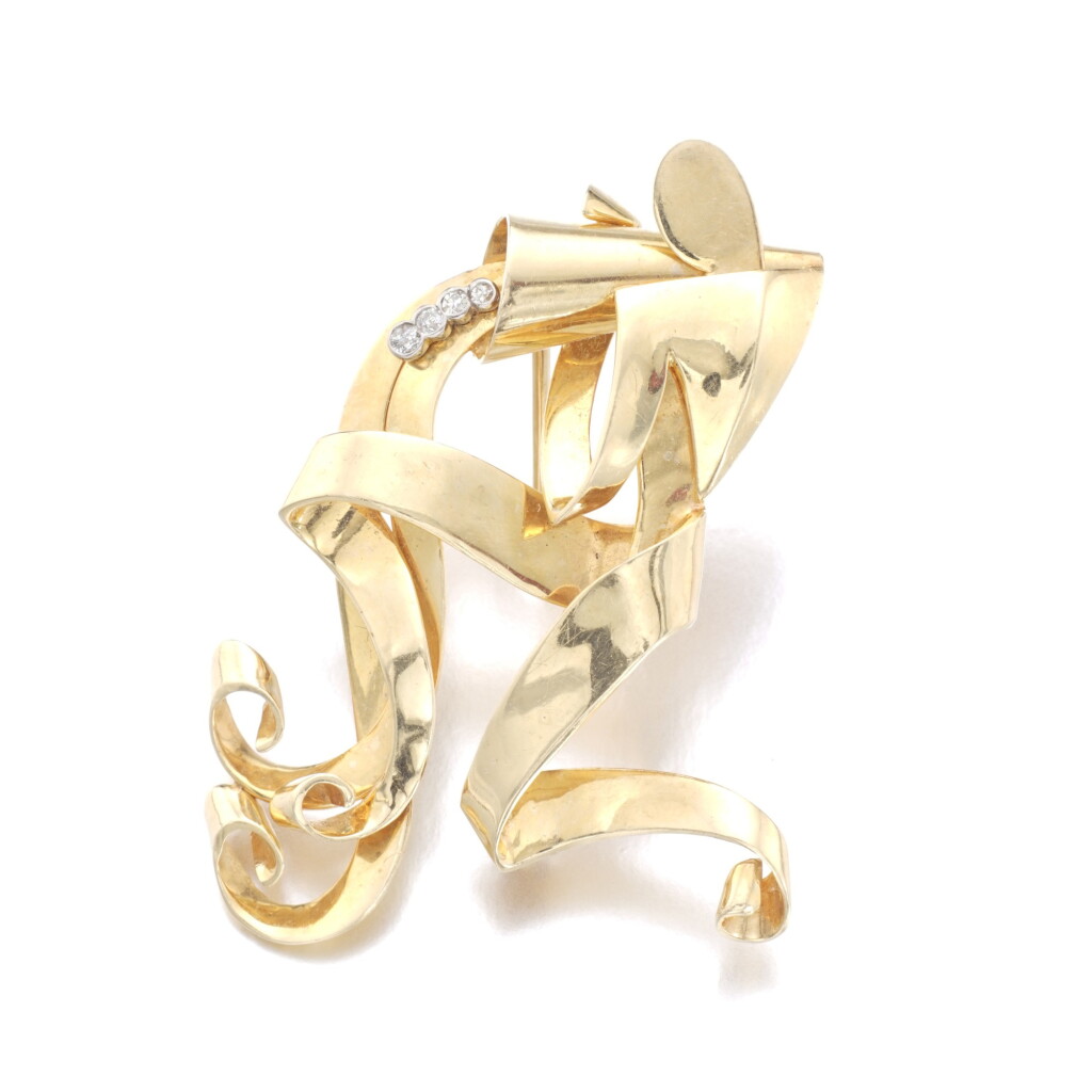 View full screen - View 1 of Lot 550. TRABERT & HOEFFER MAUBOUSSIN | GOLD AND DIAMOND BROOCH, 1940S.
