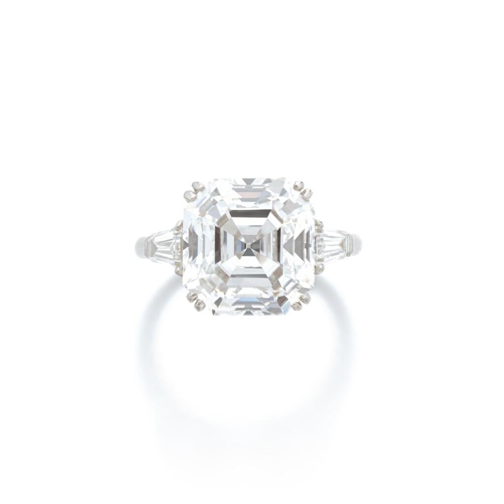 View full screen - View 1 of Lot 583. Exceptional diamond ring.