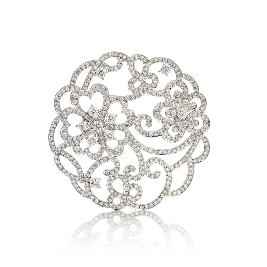 View full screen - View 1 of Lot 1667. ‘Dentelle’ Diamond Pendant | 梵克雅寶 | ‘Dentelle’ 鑽石 胸針.
