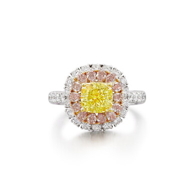 View full screen - View 1 of Lot 2812. Fancy Yellow Diamond and Diamond Ring | 2.01克拉 彩黃色 鑽石 配 鑽石 戒指.