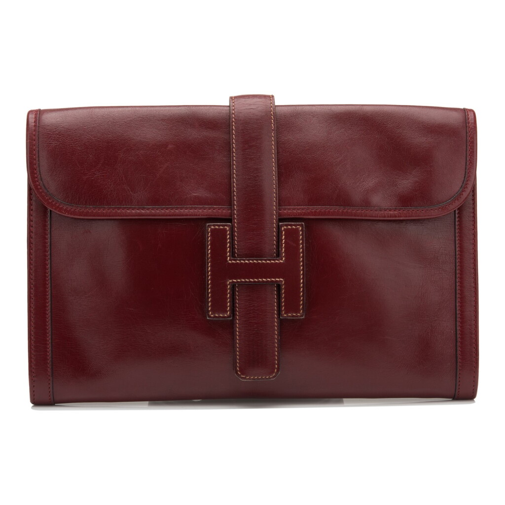 View full screen - View 1 of Lot 24. Hermès Vintage Rouge H Box Jige Elan Clutch 29cm.