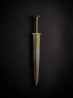 A rare gold-inlaid bronze sword, Eastern Zhou dynasty, Warring States period | 東周戰國 銅錯金夔紋劍