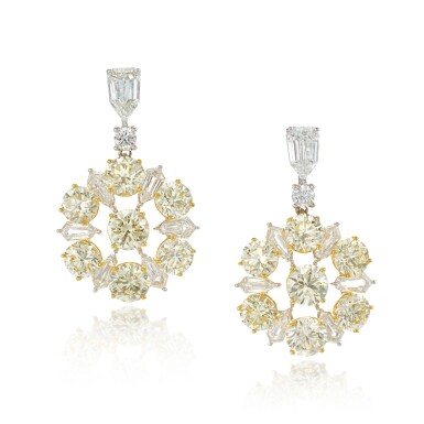 全萤幕检视 - 查看848Pair of diamond pendent earrings的1