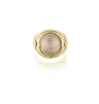 View full screen - View 1 of Lot 111. Fred | Bague perle mabé, "Catherine Deneuve" | Mabé pearl ring, 'Catherine Deneuve'.