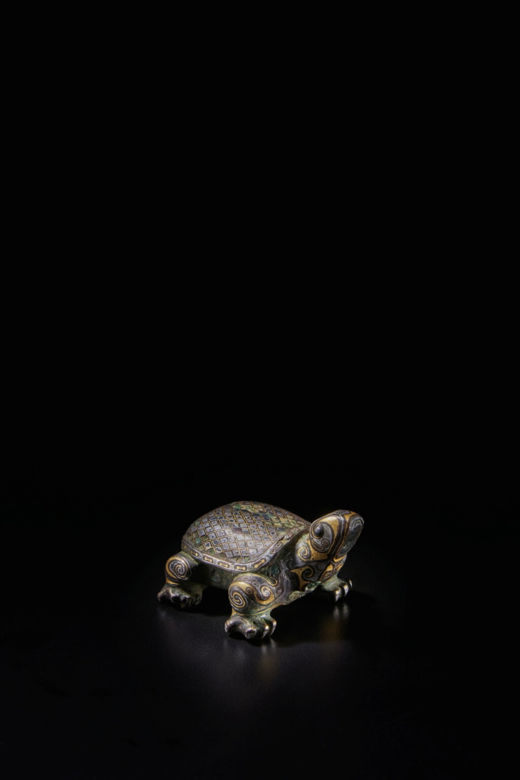 View full screen - View 1 of Lot 255. A rare small inscribed gold and silver-inlaid bronze 'tortoise' weight, Warring States period / Han dynasty | 戰國 / 漢 銅錯金銀龜形鎮.