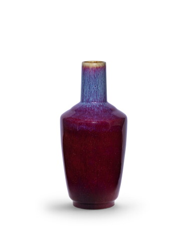 View full screen - View 1 of Lot 209. Vase bouteille à glaçure flambée Marque et époque Qianlong | 清乾隆 窰變釉直頸折肩瓶 《大清乾隆年製》款 | A rare flambé-glazed vase, incised seal mark and period of Qianlong.