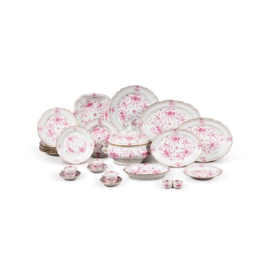 View full screen - View 1 of Lot 284. A Meissen porcelain table service, 20th century, Pink Indian model Service de table en porcelaine de Meissen, XXe siècle, modèle rose Indien .