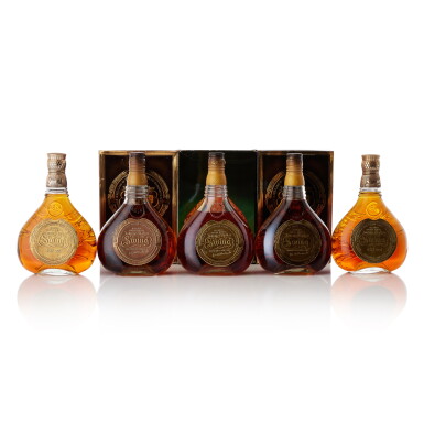 View full screen - View 1 of Lot 9311. Johnnie Walker Swing Blended Scotch Whisky 43.0 abv NV (5 BT75).