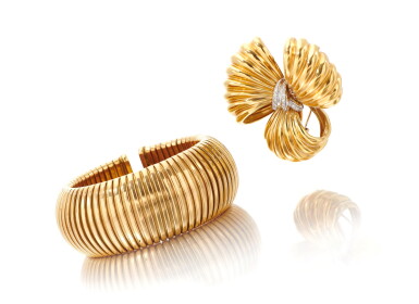 View full screen - View 1 of Lot 176. BRACELET AND DIAMOND BROOCH (BRACCIALE E SPILLA CON DIAMANTI).