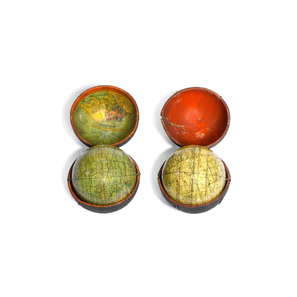 全萤幕检视 - 查看43A pair of Cary terrestrial and celestial pocket globes, late 18th century的1