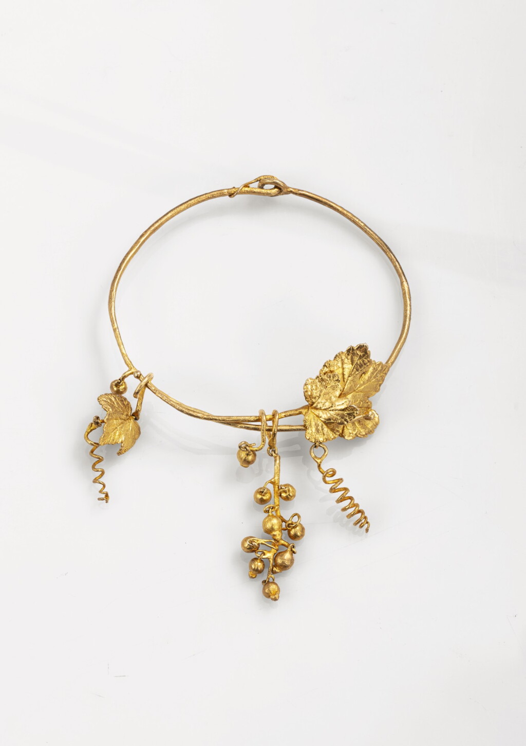 View full screen - View 1 of Lot 165. Collier Groseille.