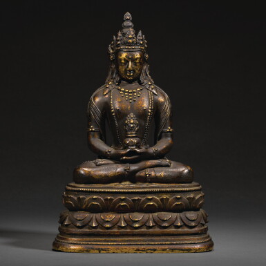 View full screen - View 1 of Lot 156. A GILT-BRONZE FIGURE OF AMITAYUS, MONGOLIA, 18TH CENTURY | 蒙古 十八世紀 鎏金銅札那巴札爾風格無量壽佛坐像.