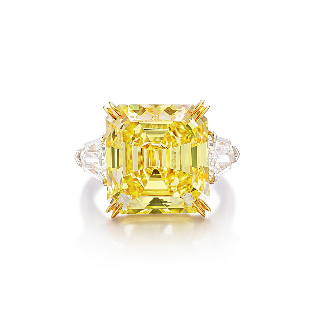 View full screen - View 1 of Lot 265. Fancy Intense Yellow Diamond and Diamond Ring | 13.03克拉 濃彩黃色鑽石 配 鑽石 戒指.