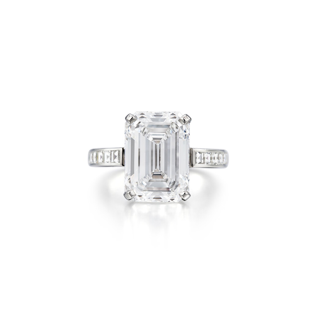 View full screen - View 1 of Lot 1744. Diamond Ring | 蒂芙尼戒托 | 8.88克拉 長方形 D色 全美無暇 Type IIa 鑽石 戒指.