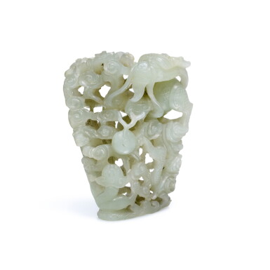 View full screen - View 1 of Lot 218. A RETICULATED JADE 'DRAGON' FINIAL, 17TH CENTURY | 十七世紀 青玉鏤雕蒼龍教子紋爐頂.