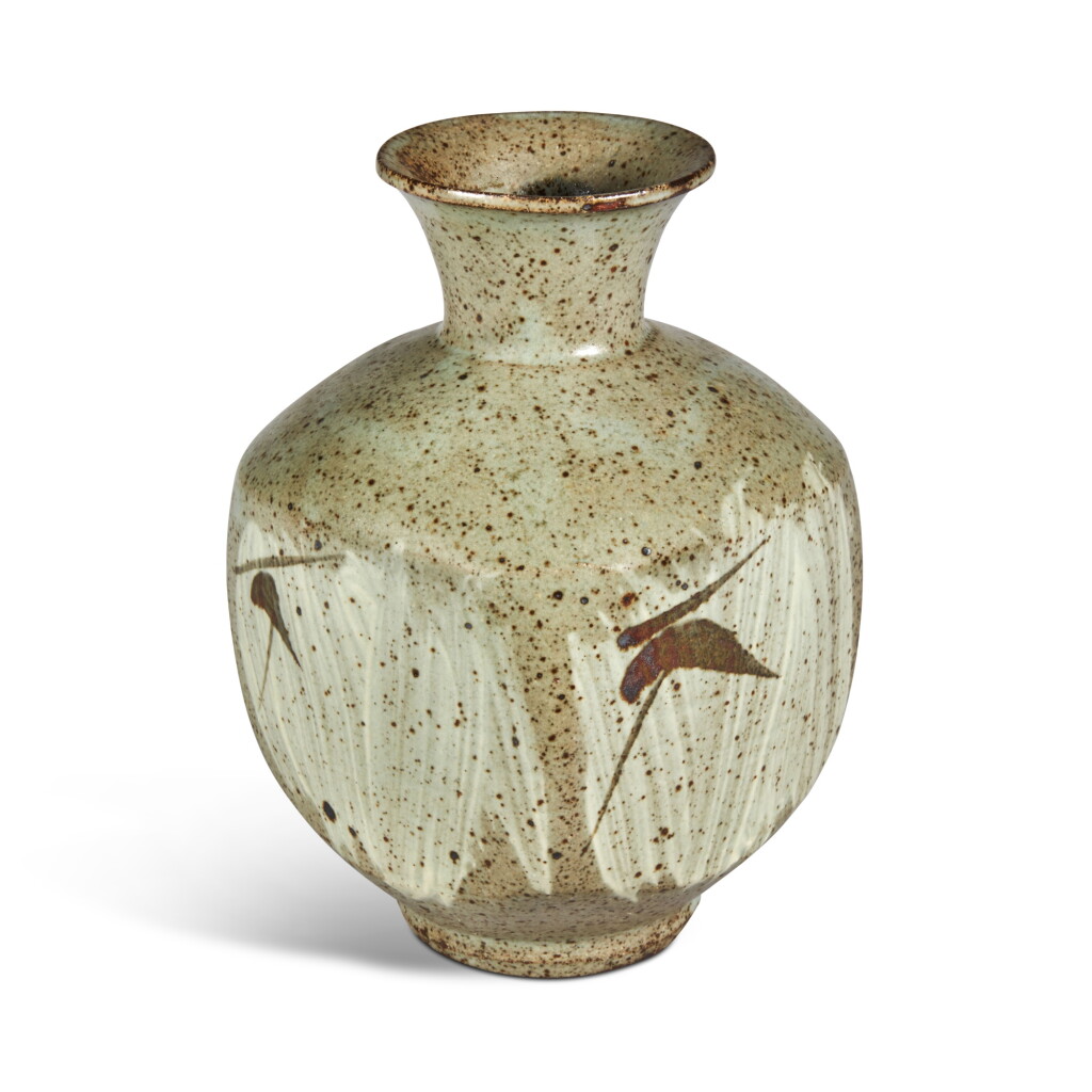 View full screen - View 1 of Lot 801. Large Squared Vase.